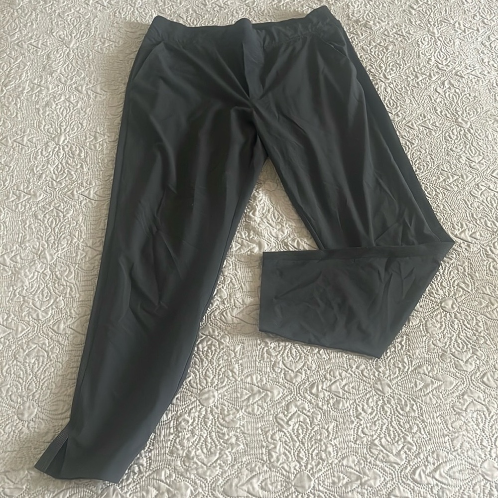 Athleta Brooklyn black pants with four pockets